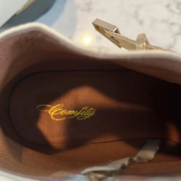 Embellished cream off white leather booties with gold/rose gold details. Size 10 - Picture 7 of 10